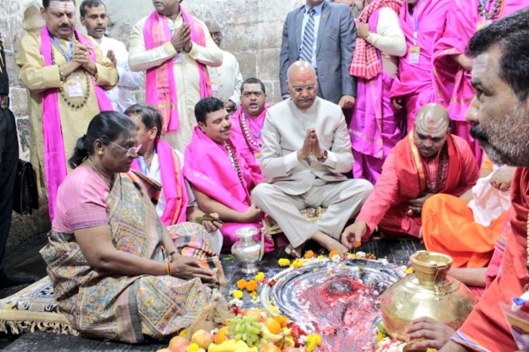 माननीय राष्ट्रपति श्री राम नाथ कोविंद पंहुचे देवों की नगरी देवघर