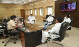 लॉकडाउन के नियमों और सोशल डिस्टेंसिंग की अनदेखी पर रियायतों को लिया जाएगा वापस: मुख्यमंत्री