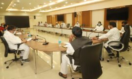 मुख्यमंत्री हेमंत सोरेन ने राज्य में कोरोना संक्रमण की वर्तमान स्थिति पर सर्वदलीय समीक्षा बैठक की