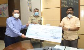 झारखंड पुलिस के सभी पदाधिकारियों एवं कर्मियों ने एक दिन का वेतन मुख्यमंत्री राहत आपदा कोष में जमा किया