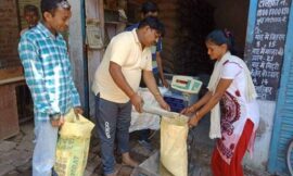 अपात्र पीला या गुलाबी राशन कार्ड धारक जल्द अपना राशन कार्ड सरेंडर करें