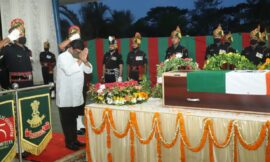 मुख्यमंत्री ने गलवान घाटी में हुए शहीद गणेश हांसदा को श्रद्धांजलि अर्पित किया