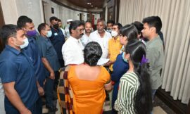 मुख्यमंत्री से यूक्रेन से लौटे विद्यार्थियों ने मुलाकात की