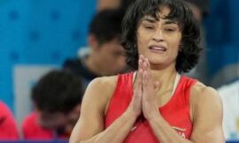 Vinesh Phogat Retirement: विनेश फोगाट ने कुश्ती से संन्यास का किया ऐलान, कहा- “मैं हार गई”