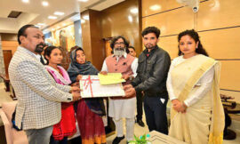 शहीदों के सम्मान और सहायता के लिए सरकार प्रतिबद्ध