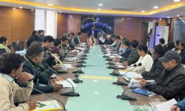 राधाकृष्ण किशोर की अध्यक्षता व पलामू सांसद श्री विष्णु दयाल राम एवं उपायुक्त शशि रंजन की मौजदूगी में आज जिला स्तरीय  बैठक आयोजित की गयी