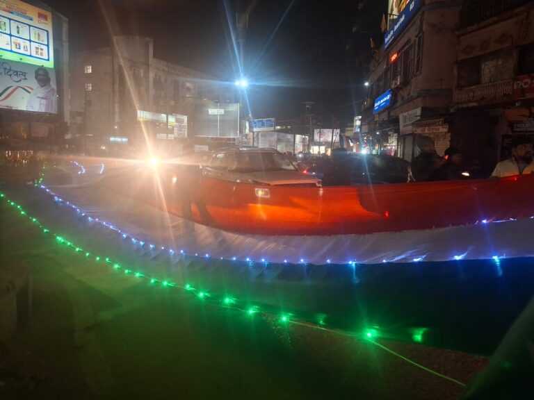 रांची के मोराबादी मैदान में गणतंत्र दिवस के अवसर पर झारखंड राज्यपाल के द्वारा झंडो तोलन किया गया