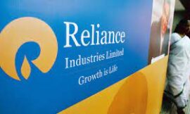 जियो फाइनेंशियल सर्विसेज़ के शेयरों में गिरावट, निवेशकों के लिए दीर्घकालिक संभावना बनी हुई