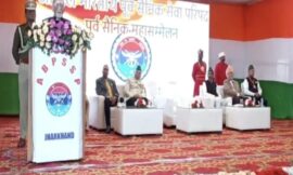 संतोष कुमार गंगवार ने स्वामी विवेकानंद जी की जयंती के अवसर पर जीवन और विचारों का उल्लेख करते हुए कहा