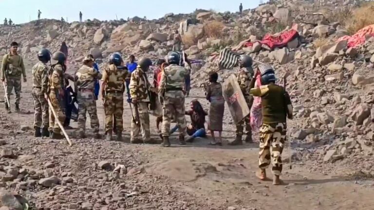 कोयला चोरी रोकने पहुंची CISF टीम पर पथराव, आत्मरक्षा में की गई फायरिंग, महिला कांस्टेबल घायल