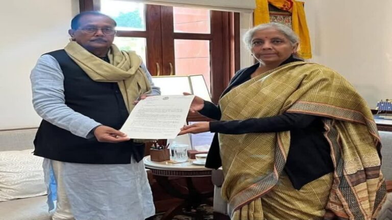 136000 करोड़ को लेकर राज्य के वित्त मंत्री राधा कृष्ण किशोर