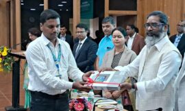 झारखंड मंत्रालय में आयोजित समारोह में 28945 सरकारी प्राथमिक विद्यालयों के बीच टैबलेट वितरण