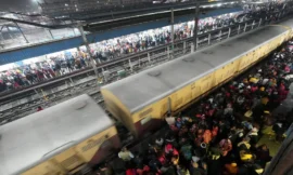 नई दिल्ली रेलवे स्टेशन भगदड़ अपडेट: महाकुंभ भीड़ के कारण 18 की मौत, अश्विनी वैष्णव ने अमित शाह से की मुलाकात