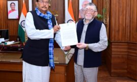 माननीय वित्त मंत्री ने आज माननीय राज्यपाल से मुलाकात कर पत्र सौंपा