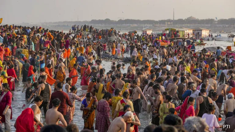 महा कुंभ: भ्रामक सामग्री फैलाने पर 140 सोशल मीडिया अकाउंट्स के खिलाफ केस दर्ज
