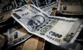 1 अप्रैल से लागू होंगे नए नियम: UPI, इनकम टैक्स और बैंक बैलेंस से जुड़े बड़े बदलाव