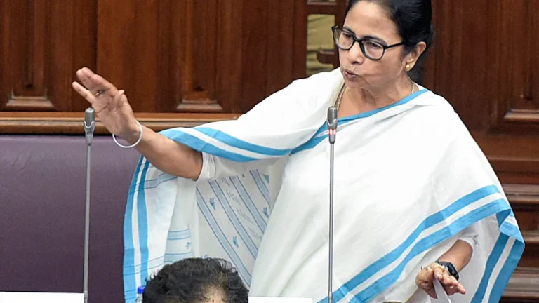सुप्रीम कोर्ट ने 25,000 शिक्षकों की नियुक्ति रद्द की, ममता बनर्जी सरकार को बड़ा झटका