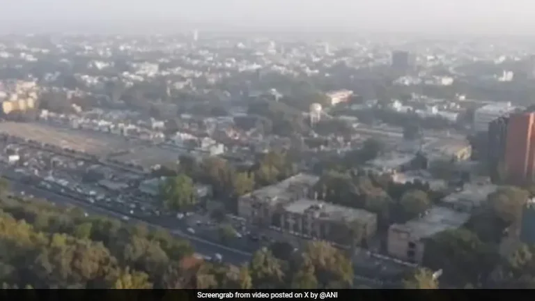 दिल्ली सरकार स्मॉग से निपटने के लिए करेगी कृत्रिम वर्षा का परीक्षण