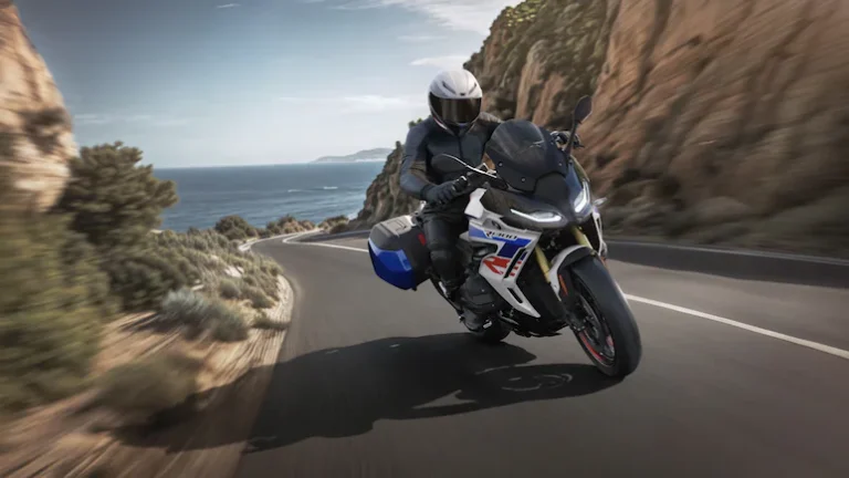 नई BMW R 1300 RS पेश — परफॉर्मेंस, कम्फर्ट और टेक्नोलॉजी का परफेक्ट कॉम्बो