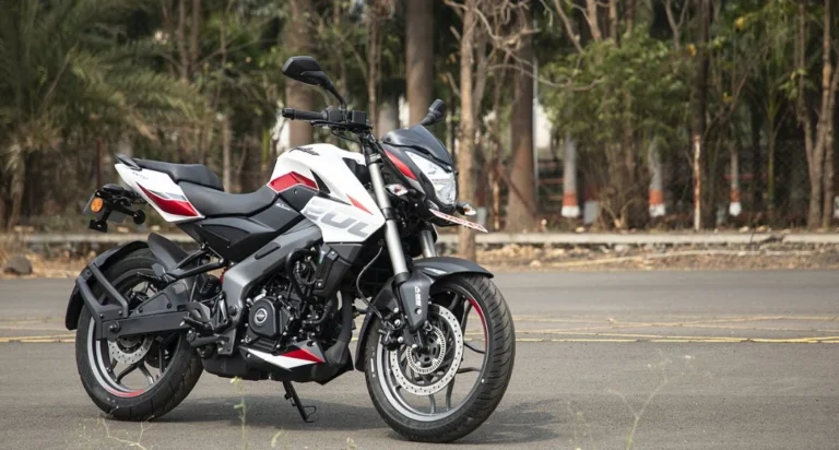 Bajaj Pulsar NS200 2025: दमदार पावर और परफॉर्मेंस का जबरदस्त कॉम्बिनेशन, कीमत ₹1.80 लाख!