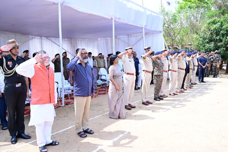 आईईडी ब्लास्ट में शहीद हुए झारखंड जगुआर के जवान सुनील धान को आज अंतिम विदाई दी