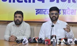 भाजपा कार्यालय में भाजपा के प्रदेश प्रवक्ता प्रतुल शाहदेव ने एक प्रेस कॉन्फ्रेंस को संबोधित किया