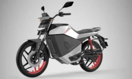 ओलॉजिस्ट रोडस्टर एक्स इलेक्ट्रिक मोटरसाइकिल की डिलीवरी 23 मई से शुरू होगी। यह जानकारी एक नए वीडियो में दी गई है जिसे कंपनी ने सोशल मीडिया पर जारी किया है।