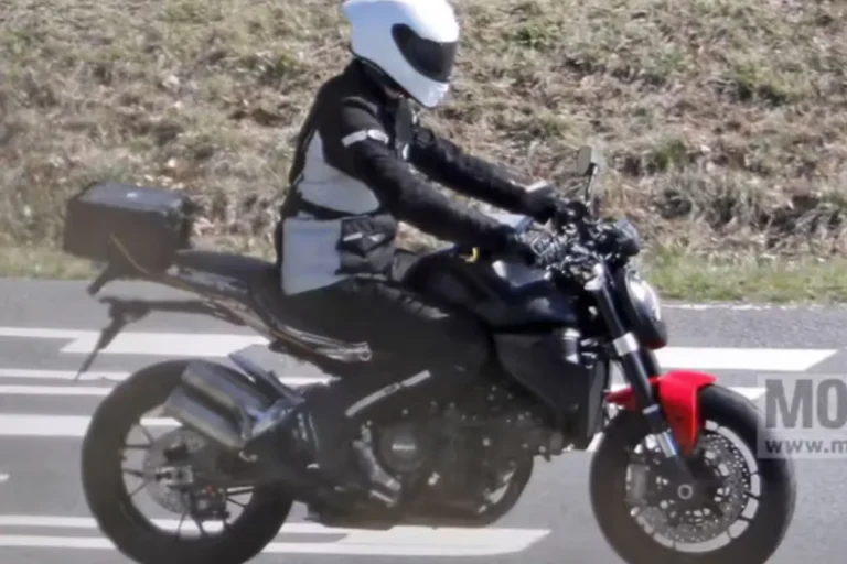नेक्स्ट जेनरेशन Ducati Monster की टेस्टिंग शुरू — जानिए क्या है नया