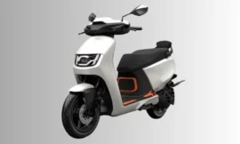 हीरो विडा VX2 शोरूम में बिना कवर के देखा गया, डिटेल्स देखें