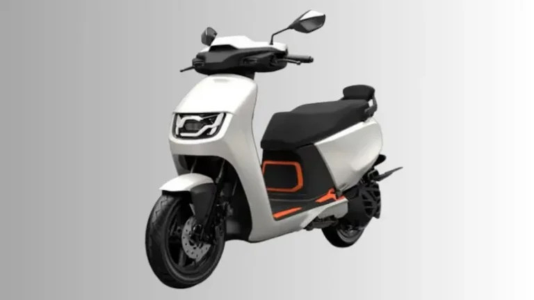 Read more about the article हीरो विडा VX2 शोरूम में बिना कवर के देखा गया, डिटेल्स देखें