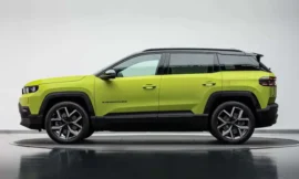 थर्ड-जेनरेशन Jeep Compass से पर्दा हटा — मिलेगा हाइब्रिड और EV पावरट्रेन, लेकिन है एक ट्विस्ट