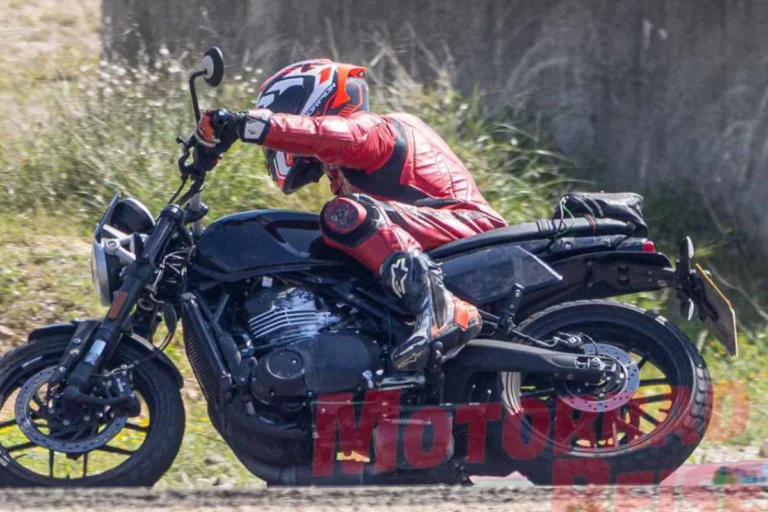 Read more about the article Triumph Scrambler T4 टेस्टिंग के दौरान नजर आई, क्या आ रही है 400X की सस्ती वेरिएंट?