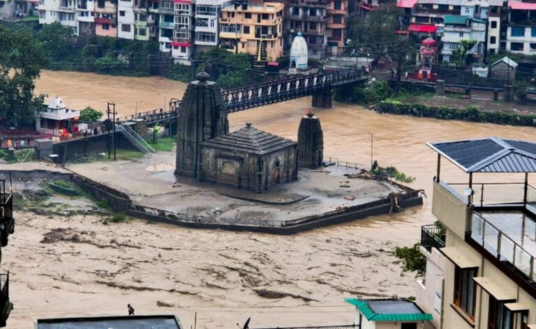हिमाचल में मॉनसून का कहर: 63 मौतें, दर्जनों लापता, ₹400 करोड़ का नुकसान