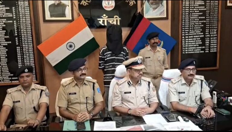 रांची के इटकी थाना क्षेत्र में हुए उत्तम मल्हार हत्याकांड का पुलिस ने खुलासा कर दिया
